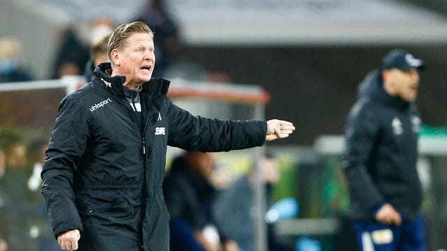 Steht unter Erfolgsdruck: Kölns Trainer Markus Gisdol. Steht unter Erfolgsdruck: Kölns Trainer Markus Gisdol.