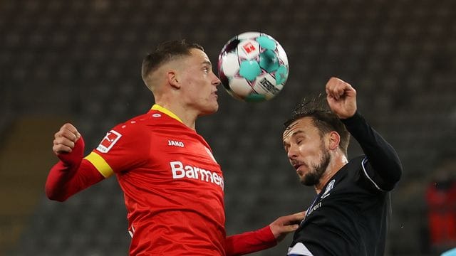 Bayer Leverkusen will den Vertrag mit Florian Wirtz (l) verlängern. Bayer Leverkusen will den Vertrag mit Florian Wirtz (l) verlängern.