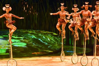 Artisten des Cirque du Soleil (Archivbild): Das Zirkusunternehmen verlässt den Insolvenzschutz.