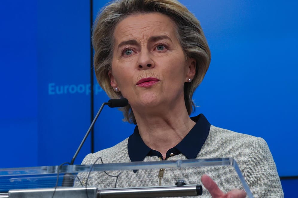 EU-Kommissionschefin Ursula von der Leyen: Aus ihrer Zeit als Verteidigungsministerin hängt der CDU-Politikerin noch eine Berateraffäre an.