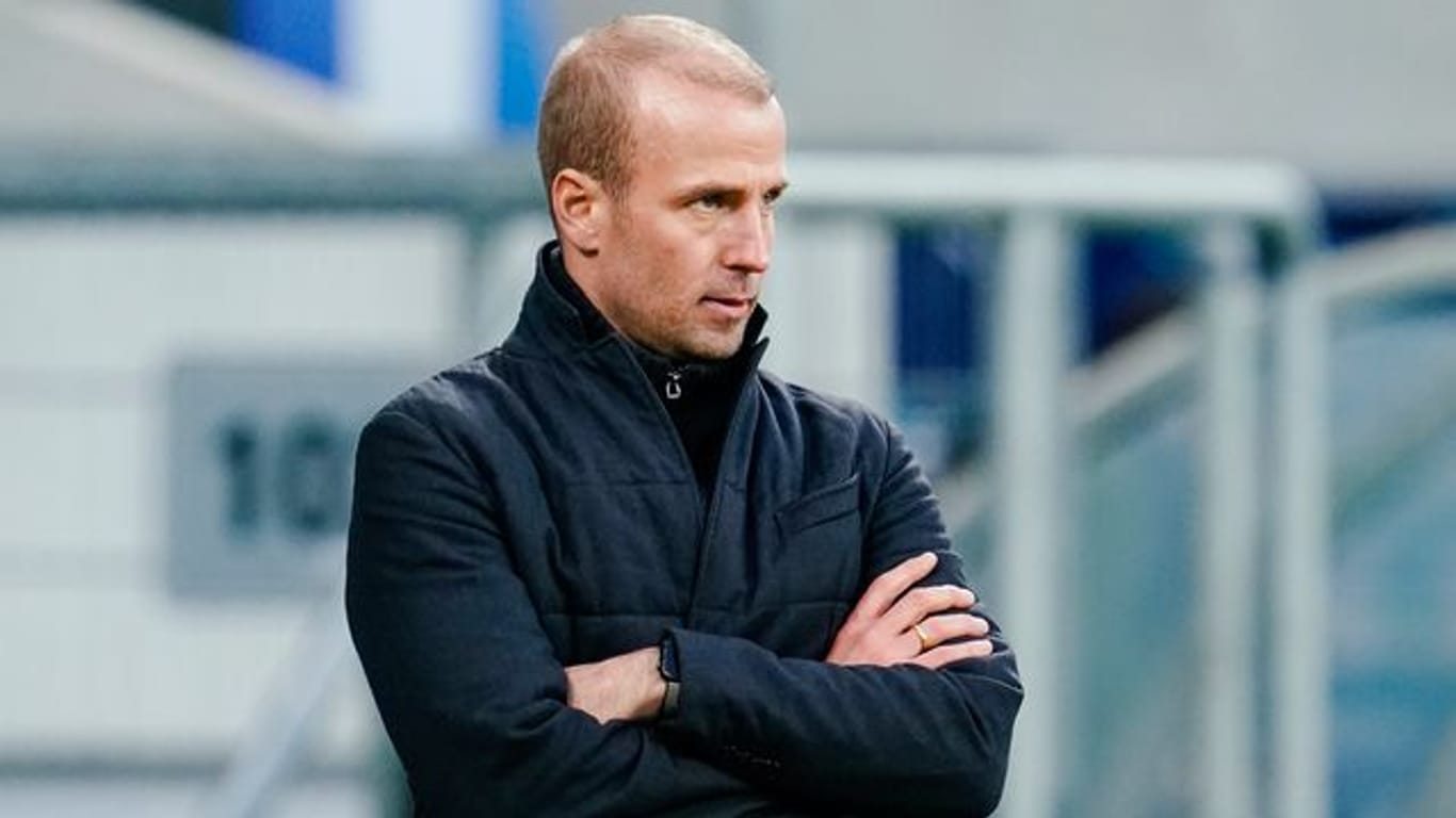 Begibt sich mit seinem Team zu einem Kurztrip nach Tschechien: Hoffenheim-Coach Sebastian Hoeneß.