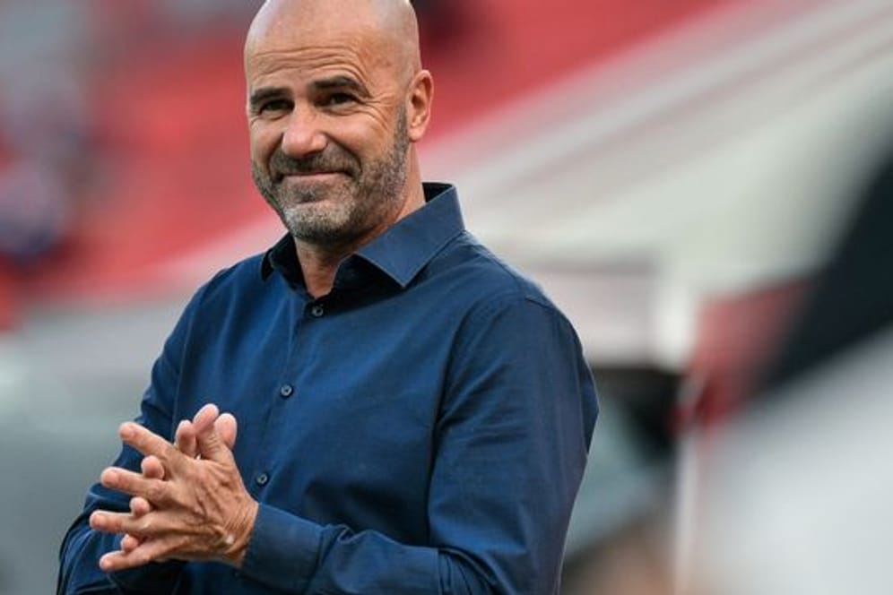 Hofft auf eine Spielverlegung im DFB-Pokal: Leverkusen-Coach Peter Bosz.