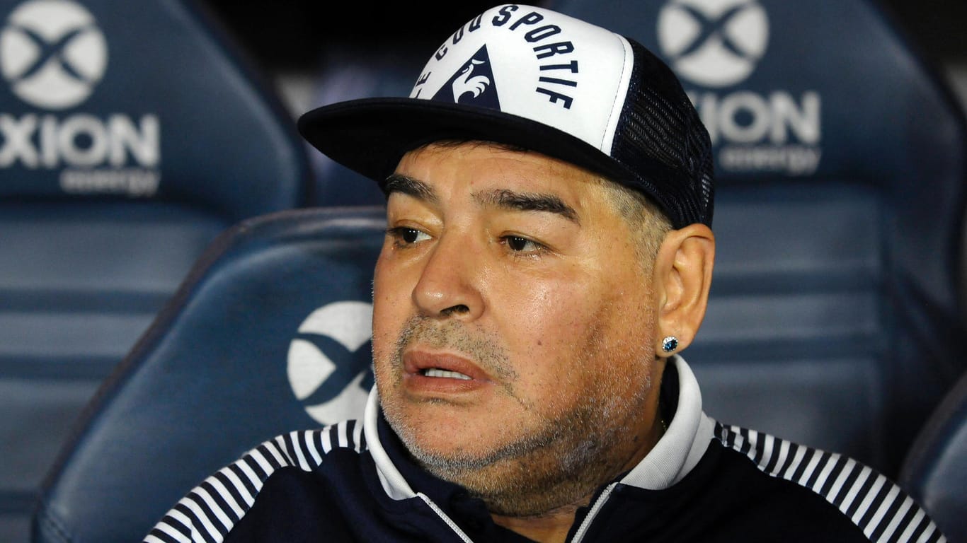 Diego Maradona: Zuletzt war die Fußball-Ikone als Trainer beim argentinischen Erstligisten Gimnasia y Esgrima La Plata tätig.