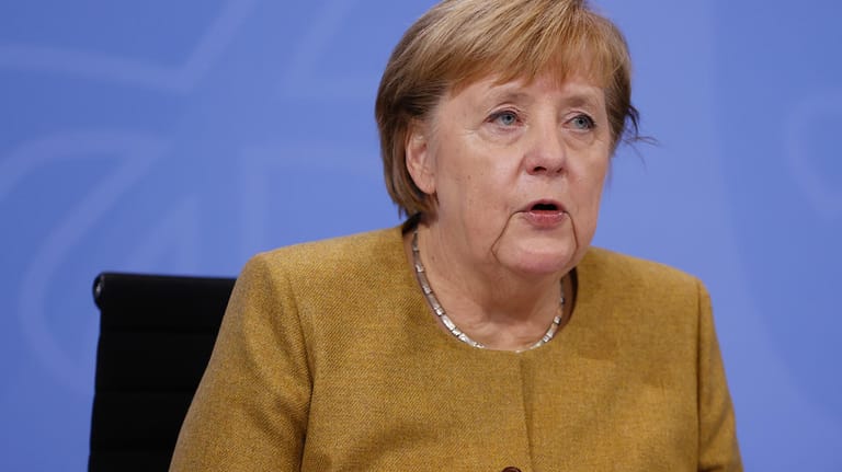 Angela Merkel: Die Kanzlerin gibt in Berlin die Ergebnisse des Bund-Länder-Gipfels bekannt.