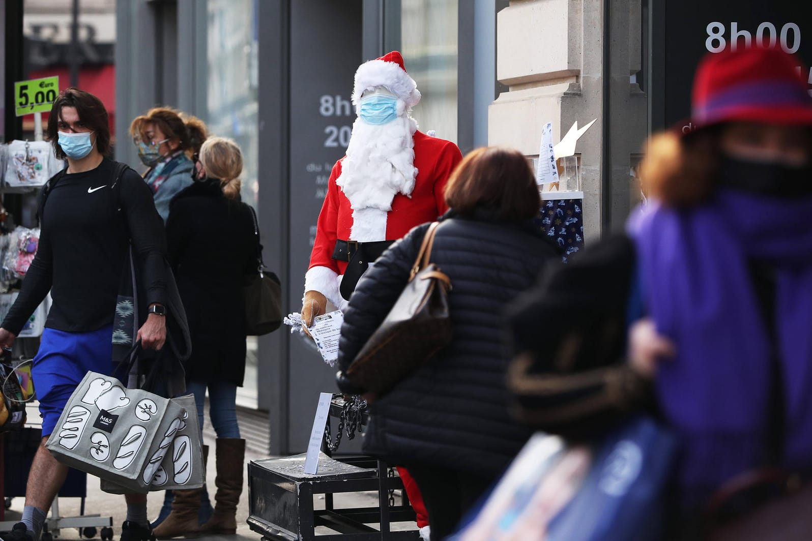 Weihnachtszeit und Corona: Die neuen Maßnahmen erlauben eine Ausnahme der Kontaktbeschränkungen zu den Feiertagen.