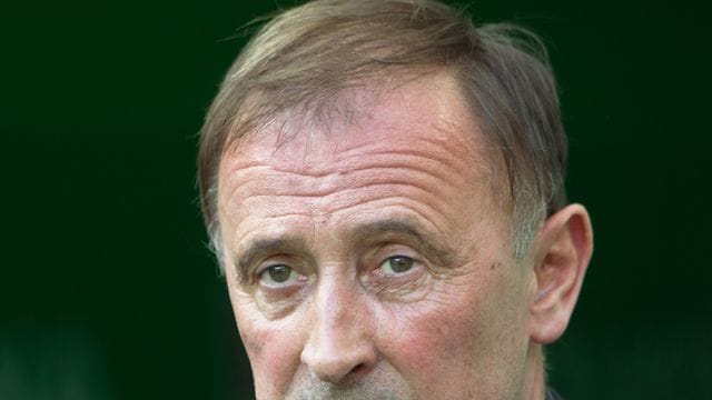 Der ehemalige Bundesliga-Torhüter Dieter Burdenski wird 70 Jahre alt. Der ehemalige Bundesliga-Torhüter Dieter Burdenski wird 70 Jahre alt.