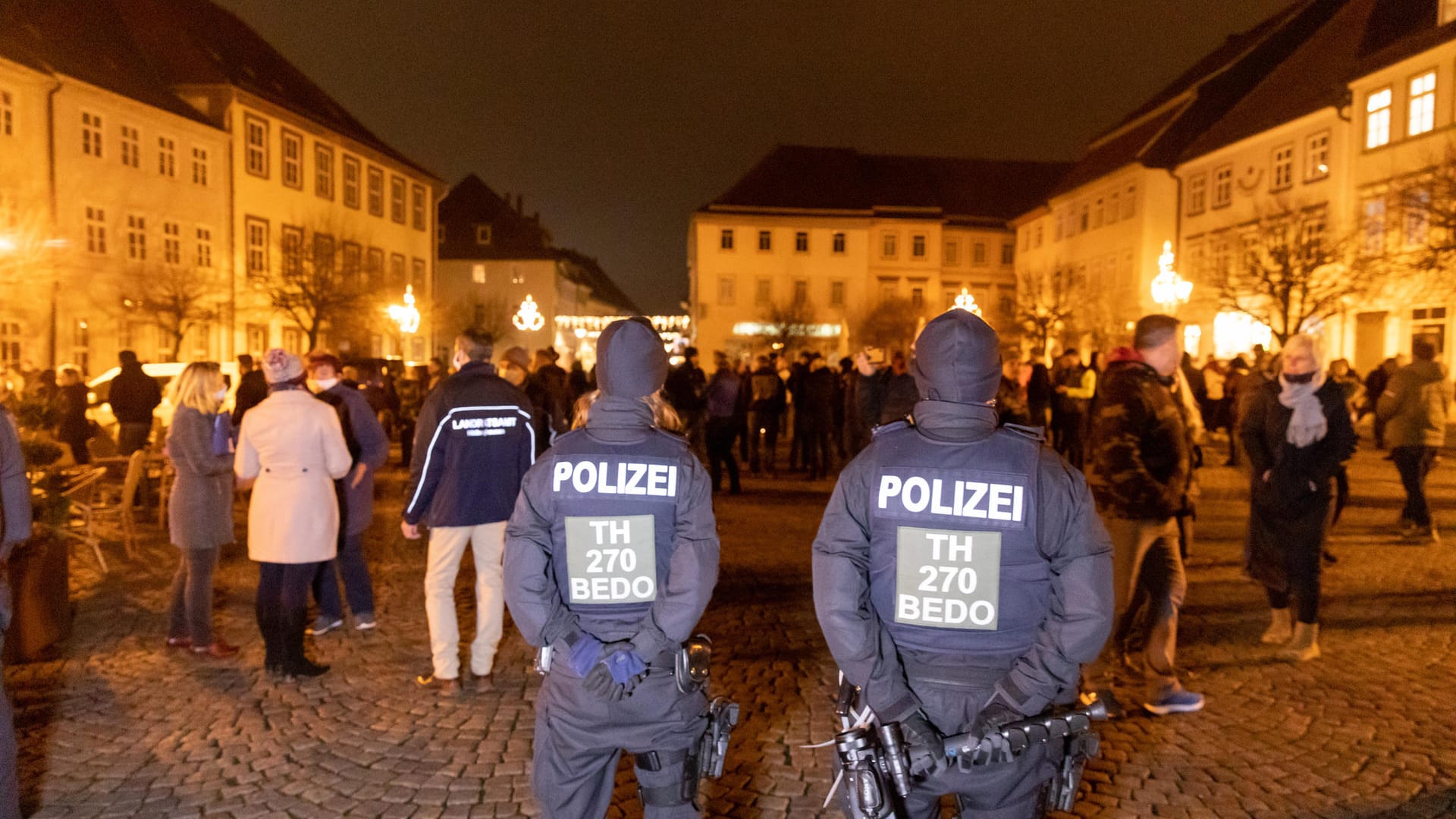 Thüringen, Hildburghausen: Der Kreis hat derzeit bundesweit das größte Infektionsgeschehen bei Neuinfektionen pro 100.000 Einwohner binnen sieben Tagen. Seit Mittwoch gilt dort ein regionaler Lockdown.