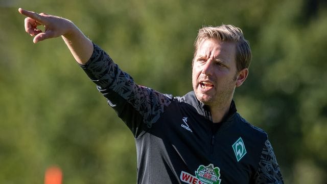 Sieht die Fitness seiner Spieler als Vorteil gegenüber dem VfL Wolfsburg an: Werder Bremens Trainer Florian Kohfeldt. Sieht die Fitness seiner Spieler als Vorteil gegenüber dem VfL Wolfsburg an: Werder Bremens Trainer Florian Kohfeldt.