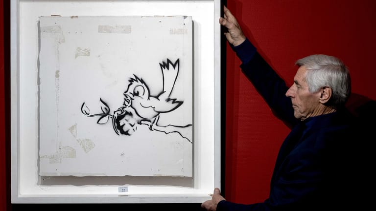 BanksyKunstwerk "Vogel mit Granate" für 170.000 Euro versteigert
