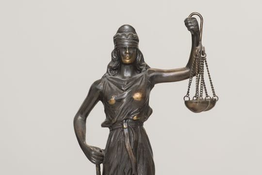 Justitia-Figur