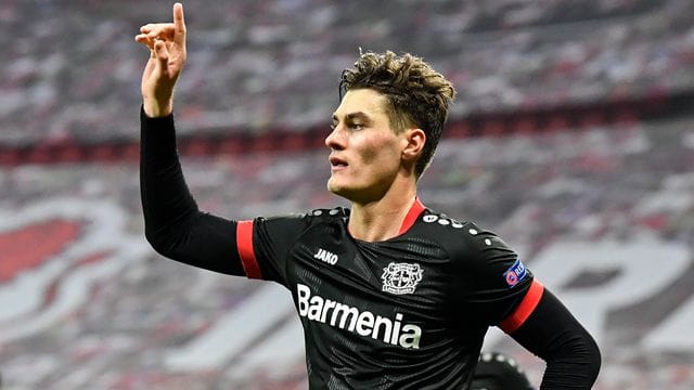 Leverkusens Knipser Patrik Schick widmete sein Tor der verstorbenen Fußballlegende Diego Maradona.