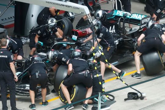 Die am härtesten arbeitenden Menschen in der Formel 1 sind die Monteuere und die Mechaniker.