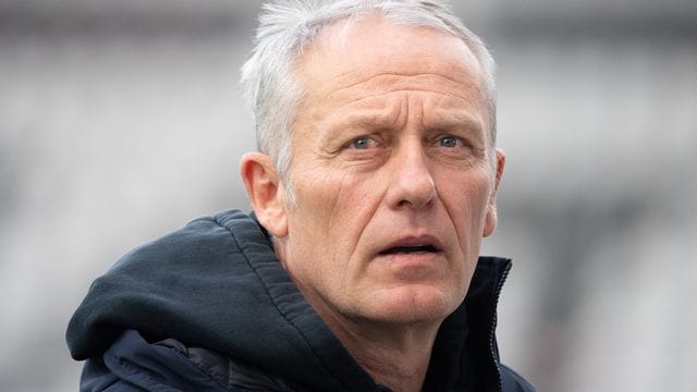 Trainer Christian Streich steht mit dem SC Freiburg unter Druck. Trainer Christian Streich steht mit dem SC Freiburg unter Druck.