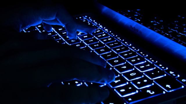 Per E-Mail kursieren zur Zeit Antragsformulare für Coronahilfen. Per E-Mail kursieren zur Zeit Antragsformulare für Coronahilfen.