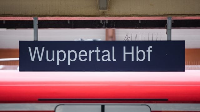 Zu dem Vorfall kam es zwischen Wuppertal und Hagen. Zu dem Vorfall kam es zwischen Wuppertal und Hagen.