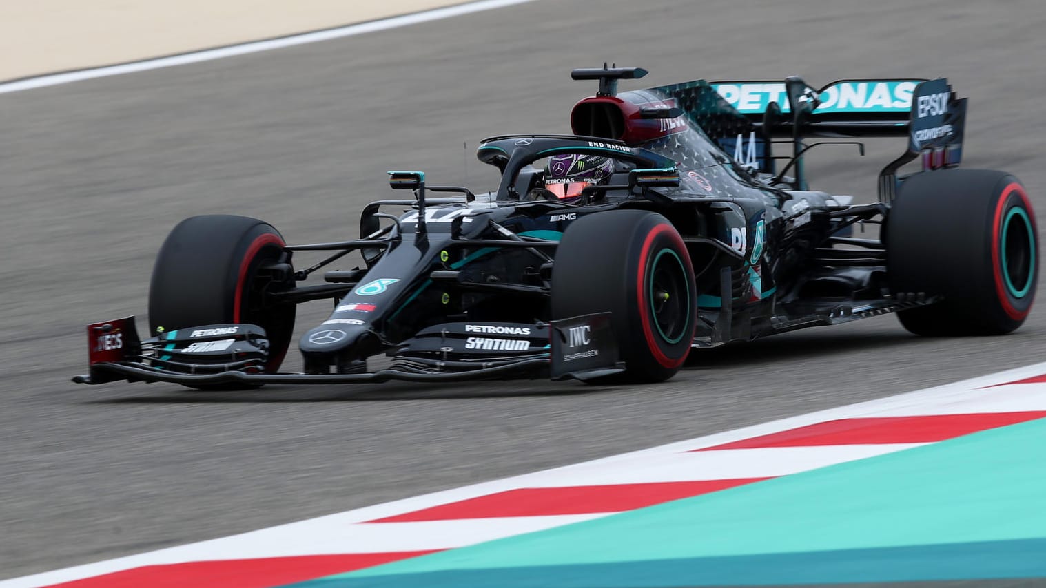 Lewis Hamilton auf der Strecke in Bahrain.