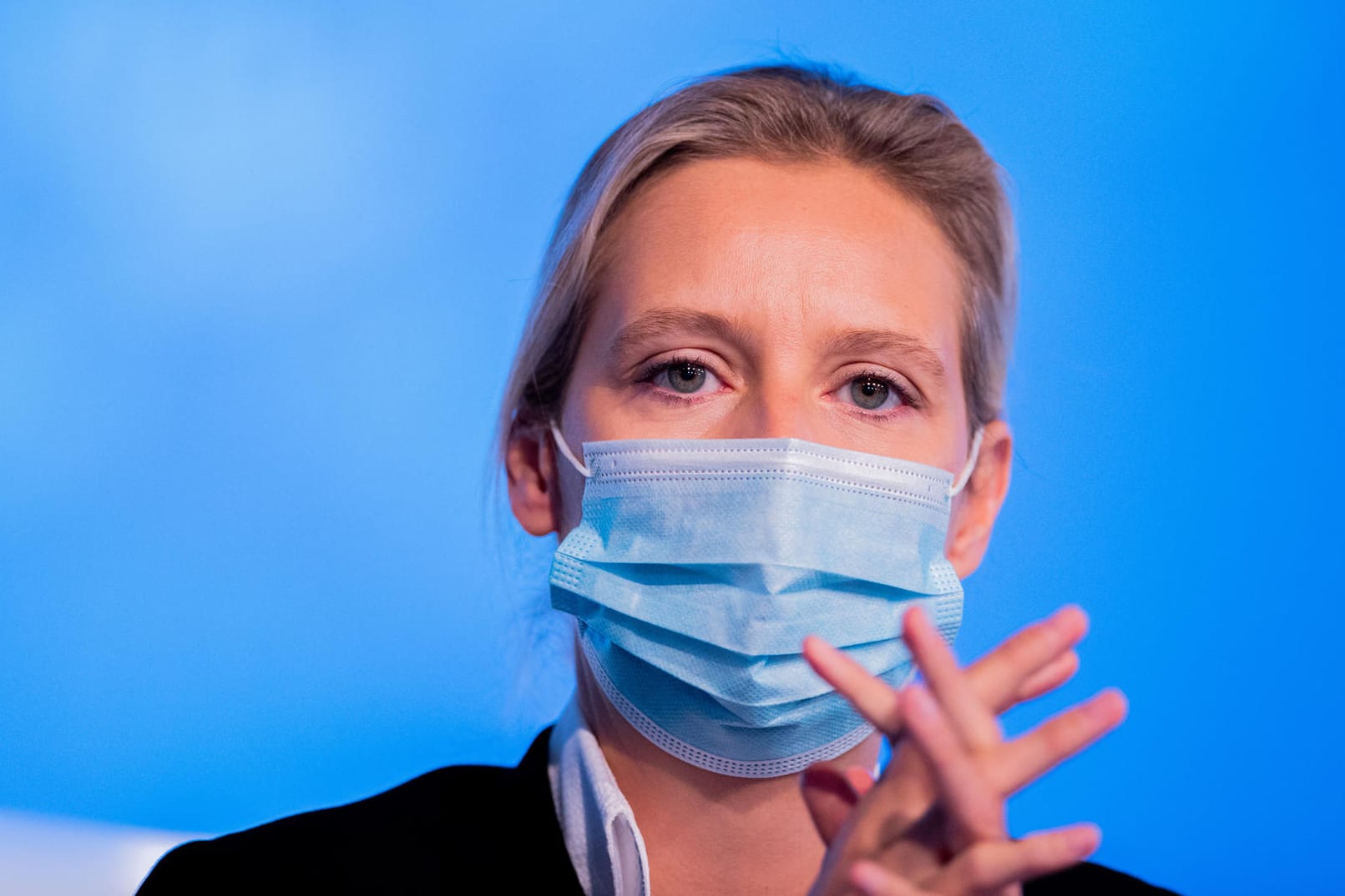 Alice Weidel: Die Vorsitzende der AfD-Bundestagsfraktion hat einen Reporter während eines Live-Interviews einfach stehen lassen.