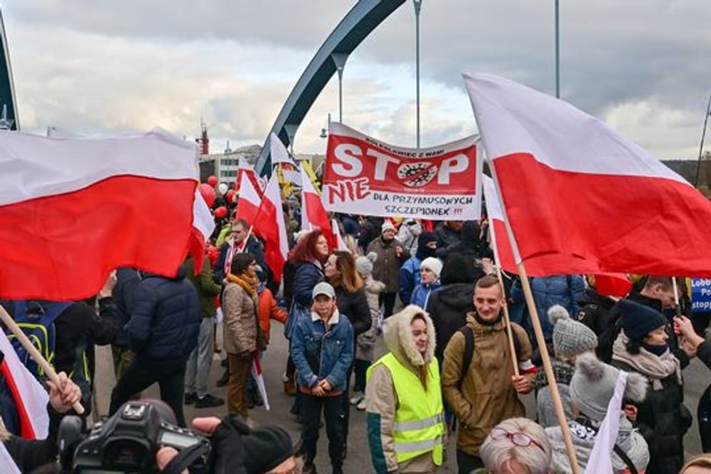 Die erste länderübergreifende Demonstration gegen die Corona-Maßnahmen führte aus Polen nach Frankfurt (Oder).