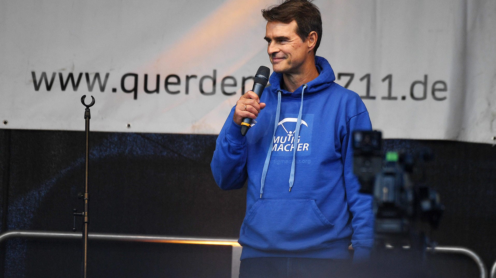 Auftritt als Redner: Berthold auf einer Demonstration der "Querdenker" am 7. November in Leipzig.