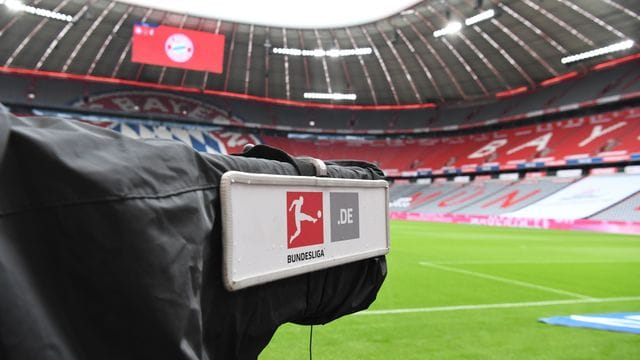 Bayern München kassiert laut Medienbericht insgesamt 105,4 Millionen Euro aus der TV-Vermarktung. Bayern München kassiert laut Medienbericht insgesamt 105,4 Millionen Euro aus der TV-Vermarktung.