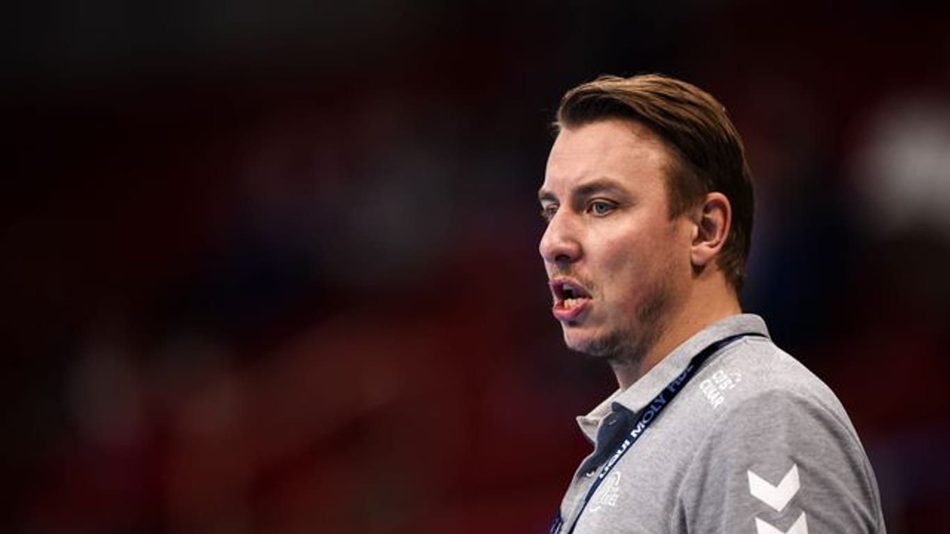 Kiels Trainer Filip Jicha spricht sich gegen eine Austragung der Handball-WM in diesem Januar in Ägypten aus.