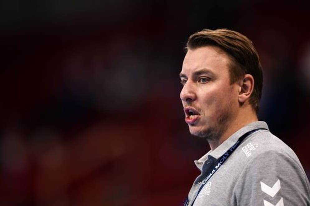 Kiels Trainer Filip Jicha spricht sich gegen eine Austragung der Handball-WM in diesem Januar in Ägypten aus.