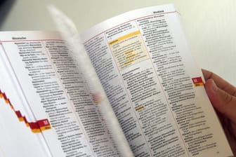 Eine Ausgabe des Dudens: Eine Jury der Gesellschaft für deutsche Sprache wählt einmal im Jahr das "Wort des Jahres".