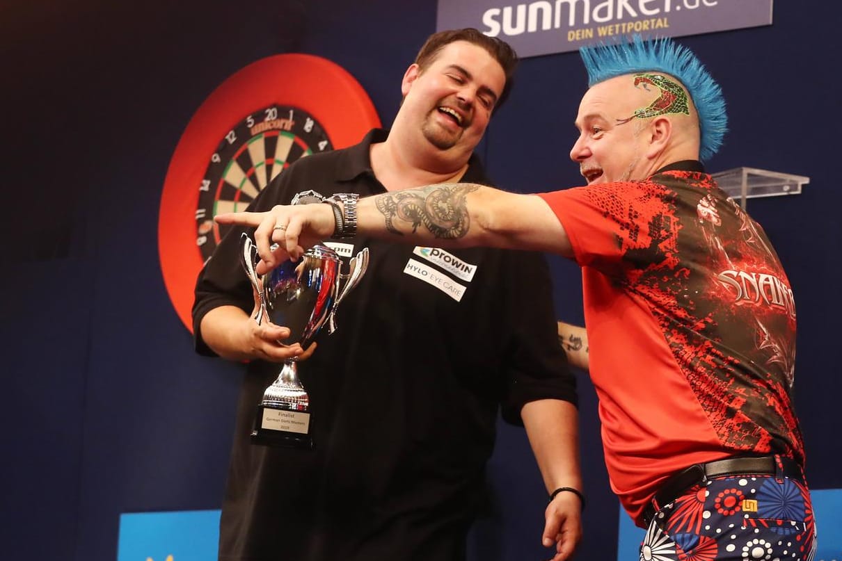 Gabriel Clemens (l.): Der deutsche Darts-Profi im Duell gegen Peter Wright am 14.07.2019