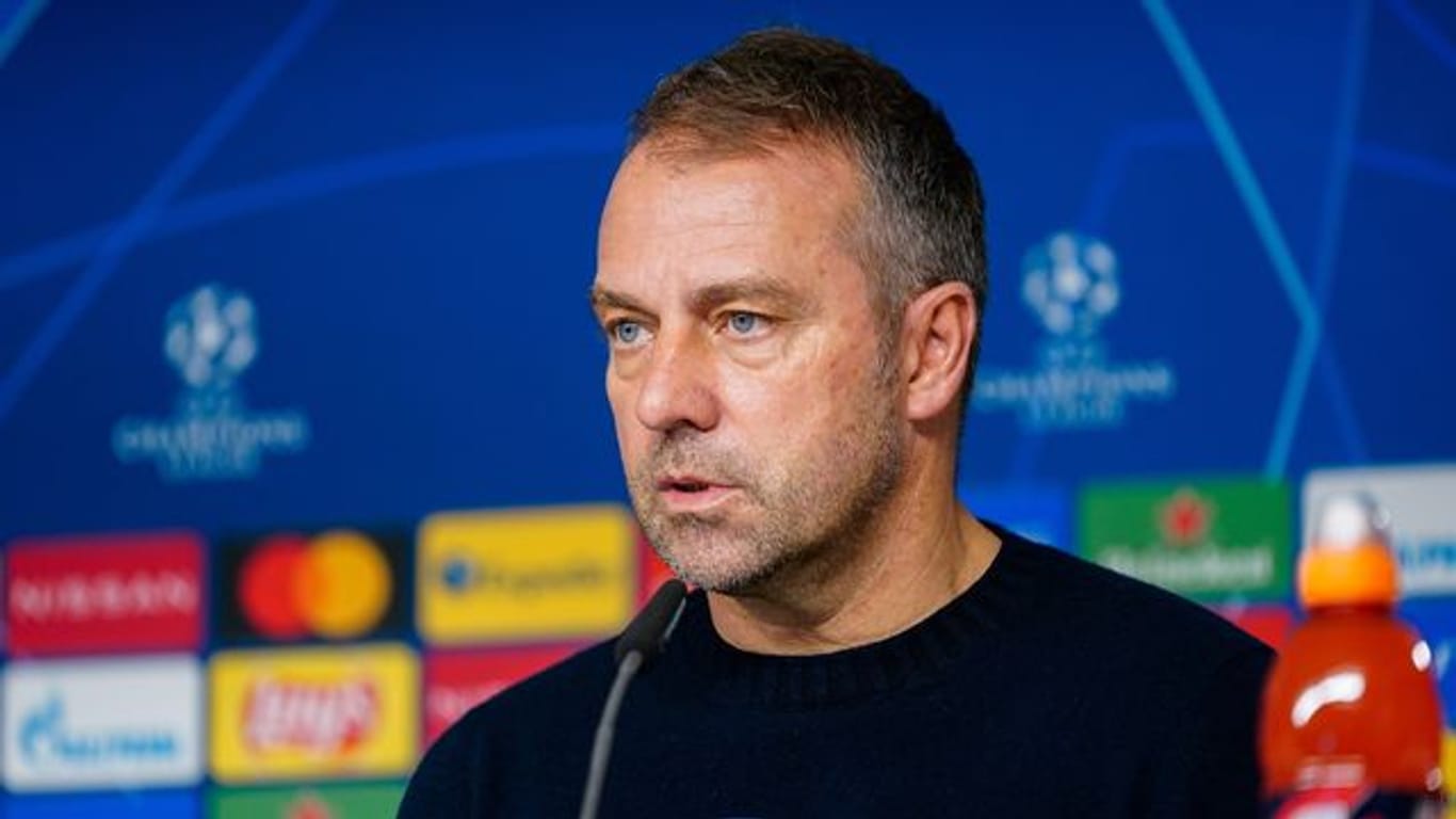 Hat sich mit Bayern bereits für das Königsklassen-Achtelfinale qualifiziert: Trainer Hansi Flick.