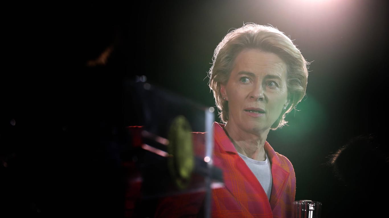 September 2020, Lissabon: Ursula von der Leyen gibt eine Pressekonferenz.