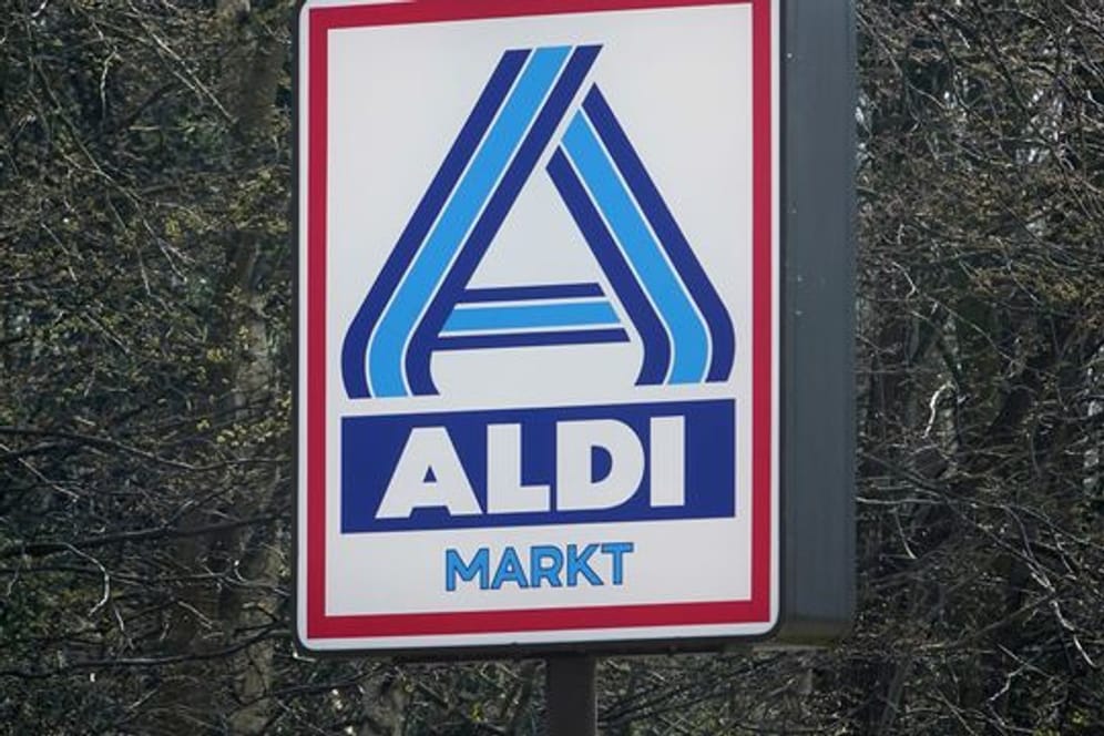 Aldi-Nord-Schild (Symbolbild): Der Discounter kauft kräftig hinzu.