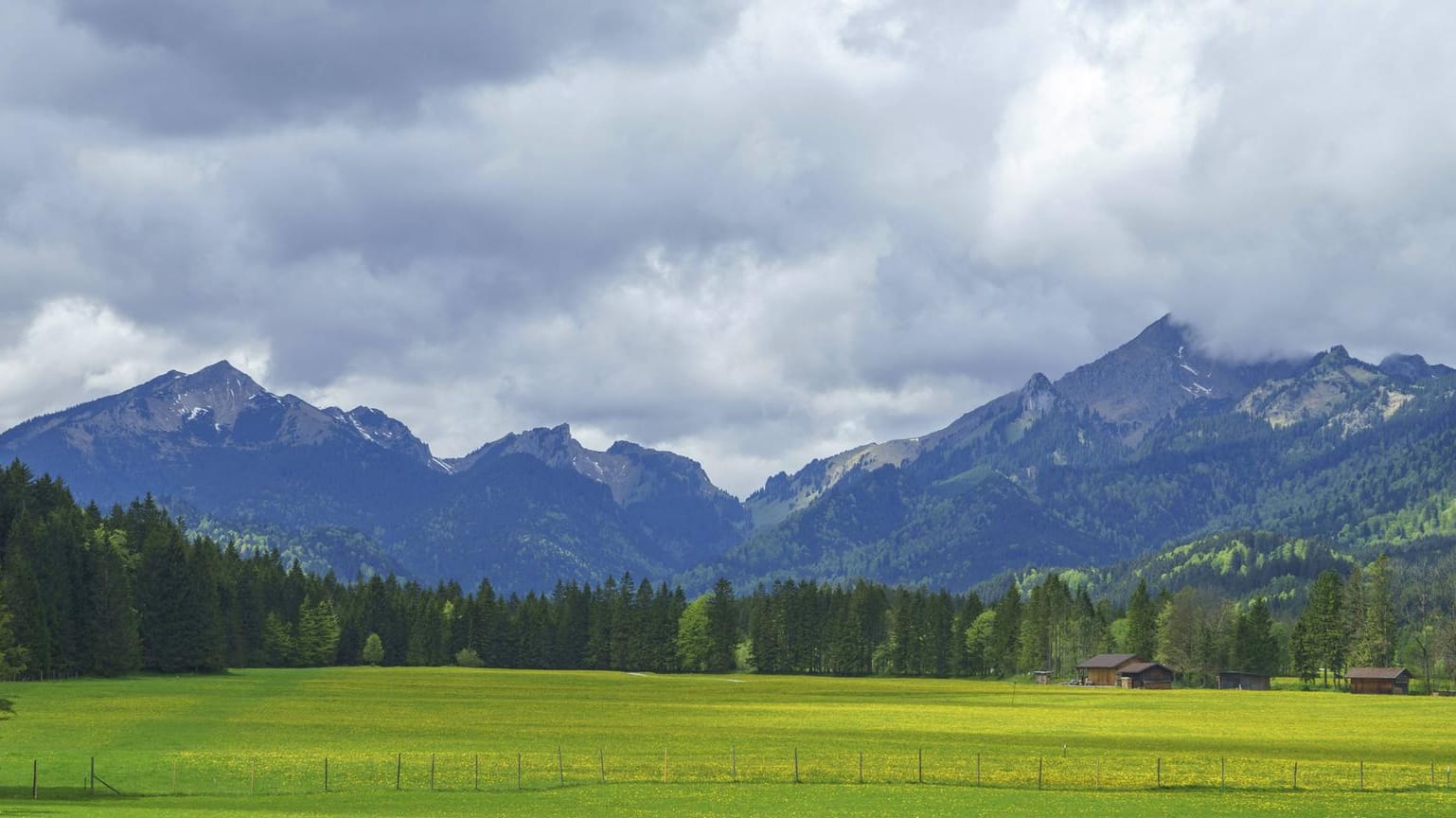 Grubenkopf und Klammspitze: In dem Gelände zwischen den zwei Gipfeln wurde der tote Bergsteiger gefunden (Archivbild). Grubenkopf und Klammspitze: In dem Gelände zwischen den zwei Gipfeln wurde der tote Bergsteiger gefunden (Archivbild).