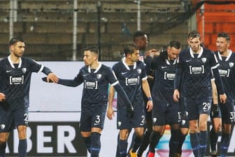 Die Bochumer Mannschaft bejubelt das 3:0 gegen Fortuna Düsseldorf.
