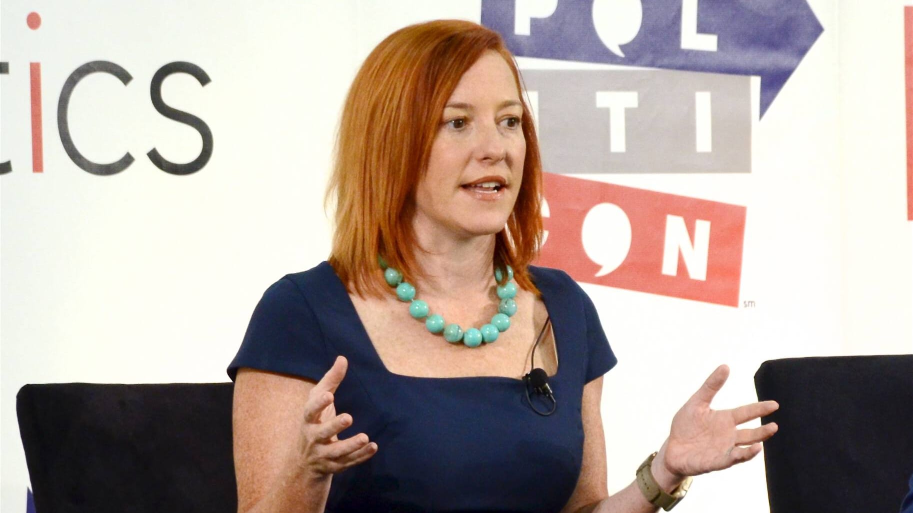 Jen Psaki auf einer Konferenz in Pasadena.