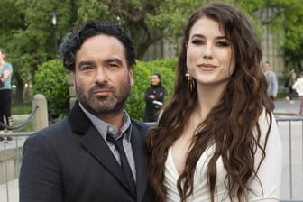 Johnny Galecki und Alaina Meyer im Mai 2019.