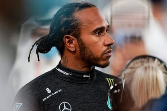 Lewis Hamilton: Der Fahrer wurde positiv auf das Coronavirus getestet, wird im nächsten Formel-1-Rennen fehlen.
