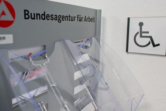 Den höchsten Anstieg der Arbeitslosenzahl bei Behinderten gab es laut Inklusionsbarometer in Bayern mit 19,1 Prozent und in Hamburg mit 18,9 Prozent.