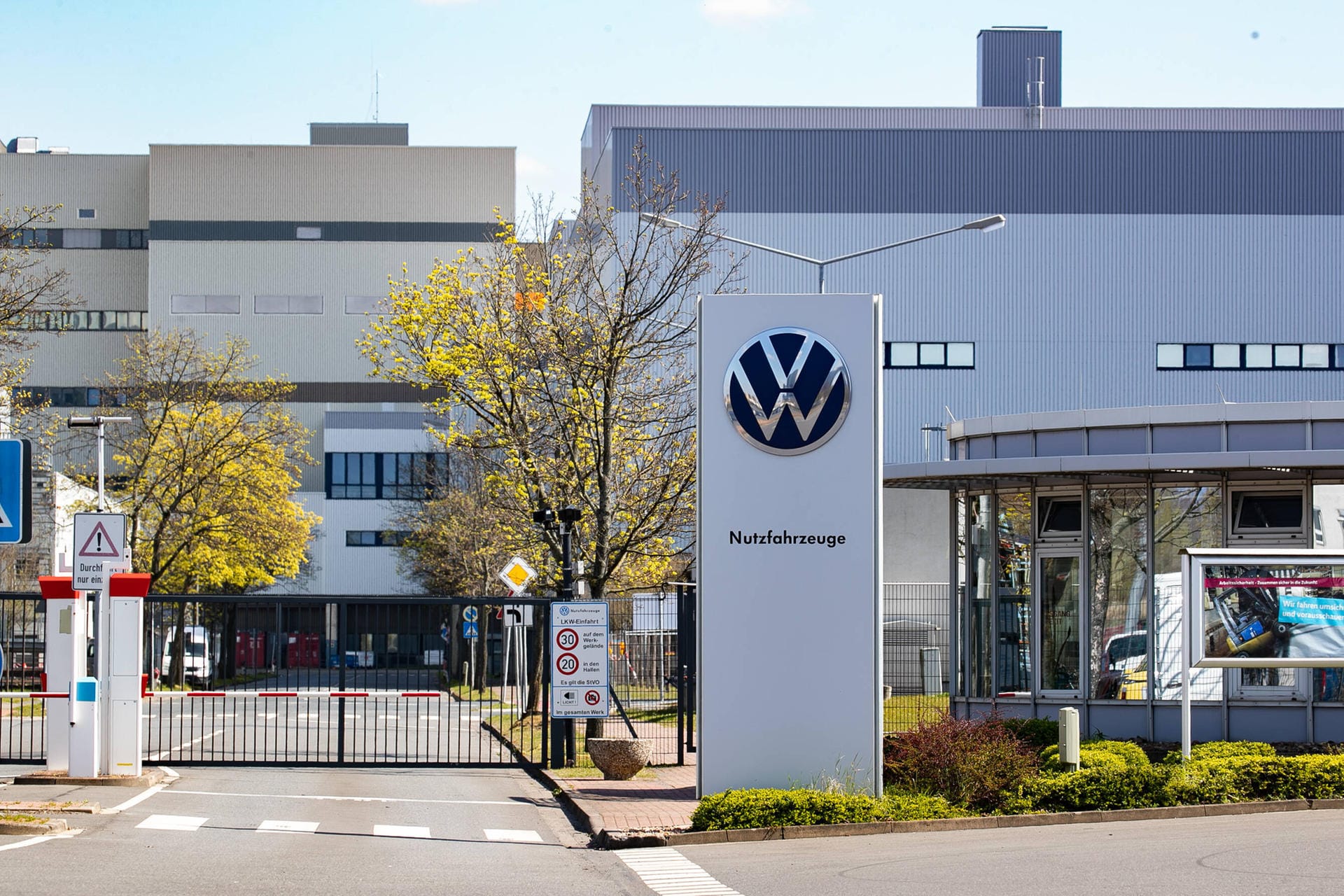 Das VW-Werk in Hannover: Die 169 Mitarbeiterinnen der Motorsport-Sparte sollen in die Volkswagen AG integriert werden.