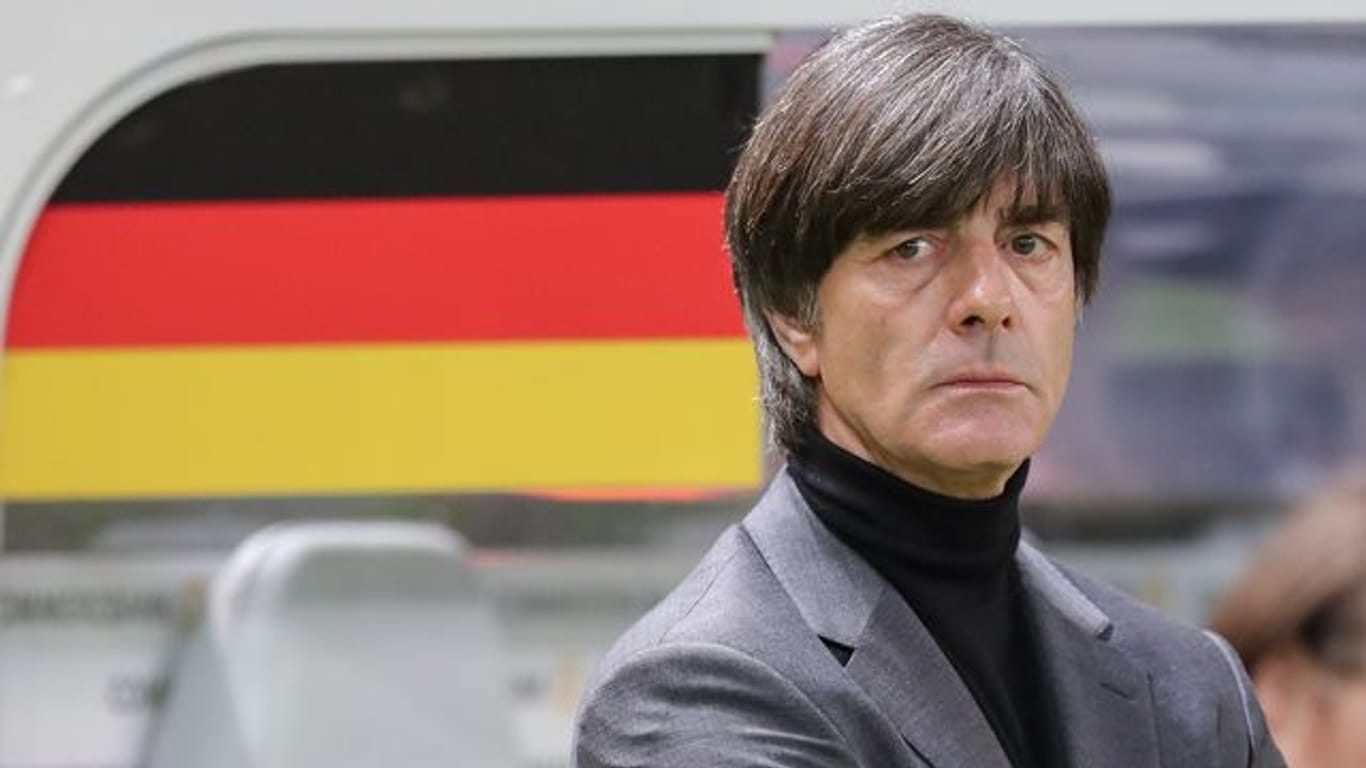 Bundestrainer Joachim Löw bleibt Cheftrainer der deutschen Nationalmannschaft - zumindest bis zur Europameisterschaft im kommenden Sommer.