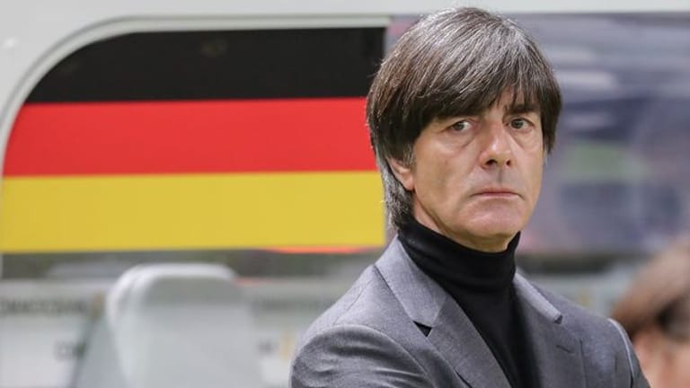 Bundestrainer Joachim Löw bleibt Cheftrainer der deutschen Nationalmannschaft - zumindest bis zur Europameisterschaft im kommenden Sommer.