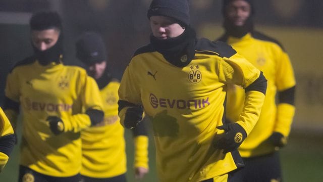 Die Spieler von Borussia Dortmund beim Abschlusstraining für das Spiel gegen Lazio.