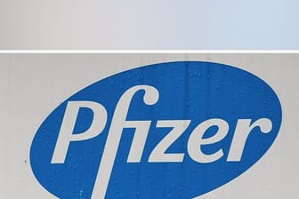Die britische Aufsichtsbehörde für Arzneimittel hat nach Angaben des Mainzer Unternehmens Biontech und seines US-Partners Pfizer eine Notfallzulassung für deren Corona-Impfstoff BNT162b2 erteilt.