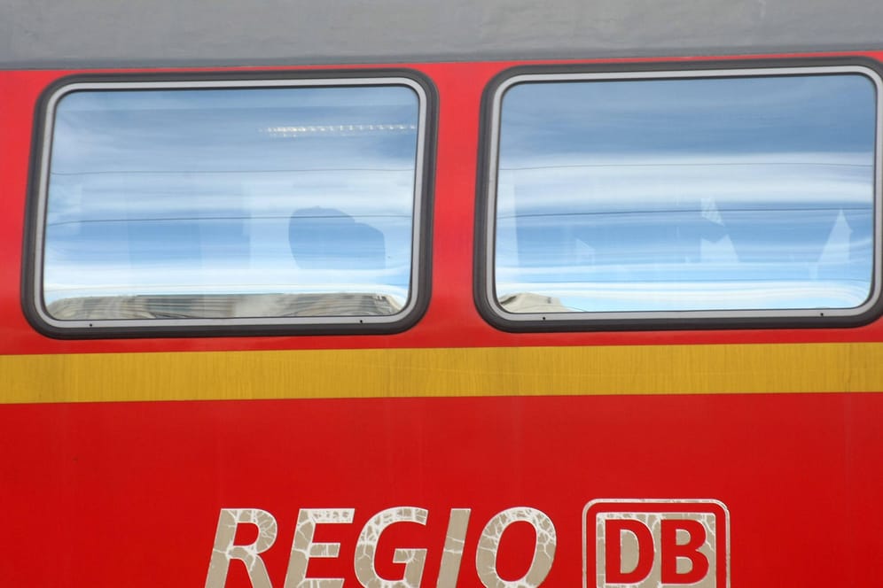 Deutsch Bahn: Bahnreisende will die Deutsche Bahn über die Feiertage entlasten.