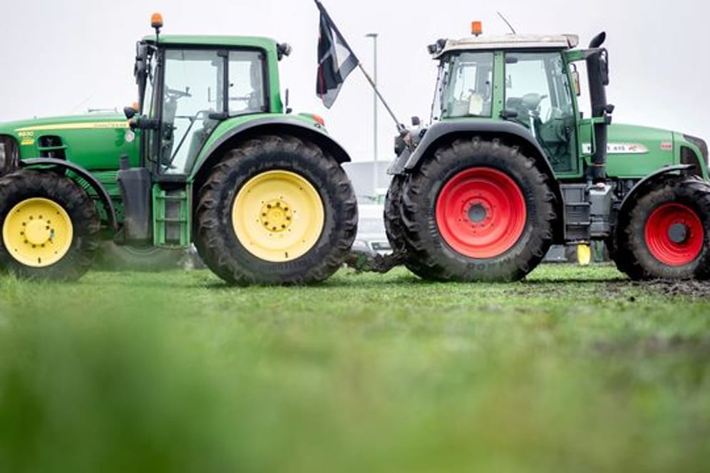 Landwirte blockieren Zentrallager von Lidl: Das Unternehmen will nun fairere Preise.