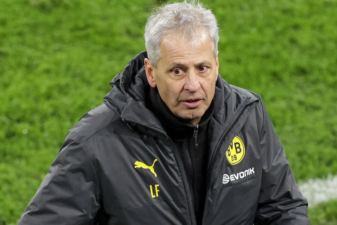 Lucien Favre: Der BVB-Trainer war über die Elfmeter-Entscheidung von Schiedsrichter Lahoz alles andere als glücklich.