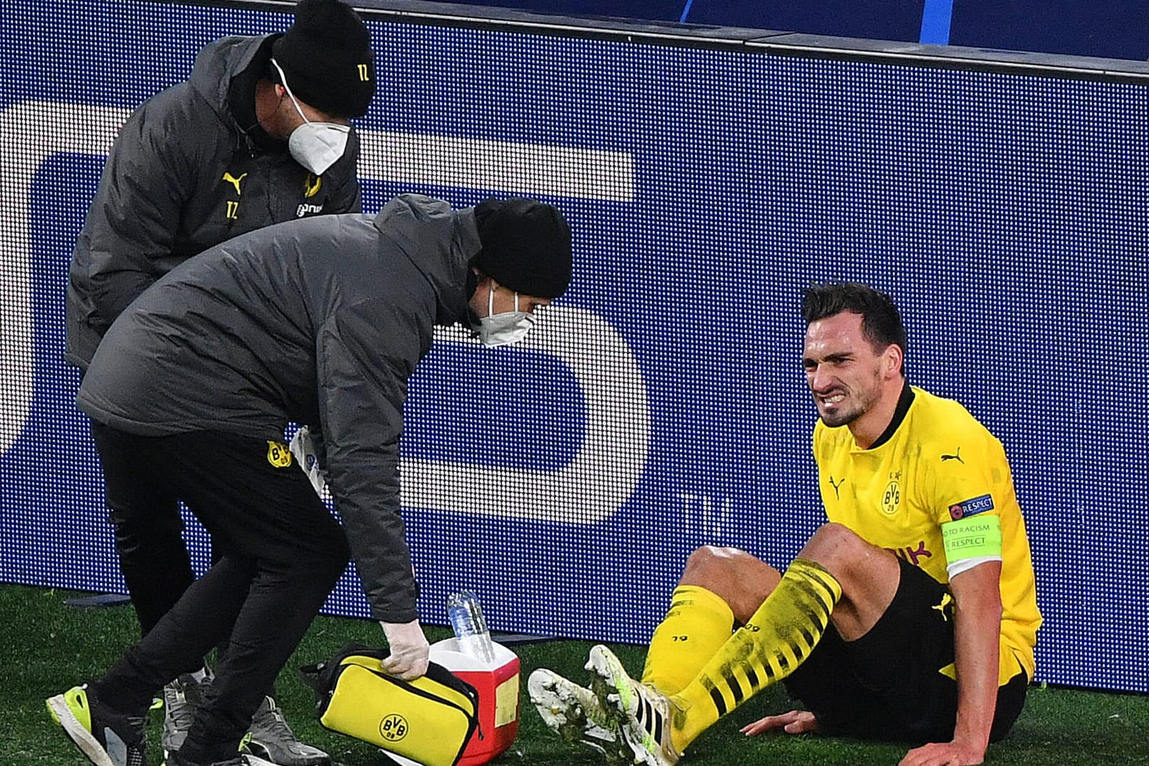 Mats Hummels: Der Dortmunder musste gegen Lazio verletzt vom Platz.
