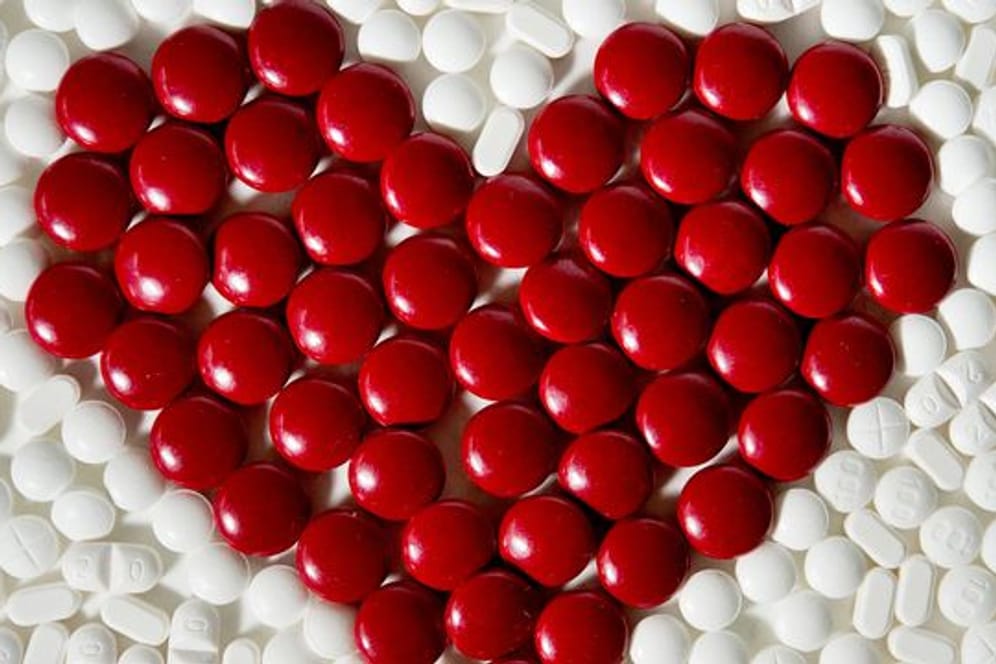 Statine sollen das LDL-Cholesterin im Blut senken und so vor Herz-Kreislauf-Erkrankungen schützen.