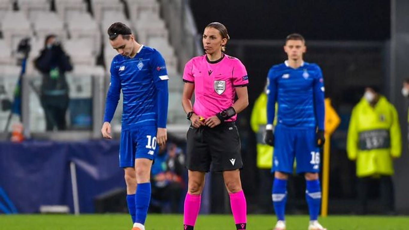 Schiedsrichterin Stéphanie Frappart leitete die Partie zwischen Juventus Turin und Dynamo Kiew.