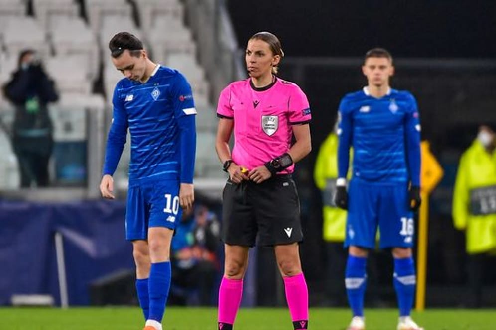 Schiedsrichterin Stéphanie Frappart leitete die Partie zwischen Juventus Turin und Dynamo Kiew.