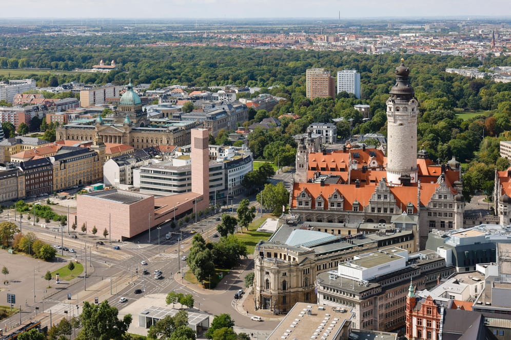 Blick über Leipzig: In Teilen der Stadt gilt nun Maskenpflicht und Alkoholverbot.